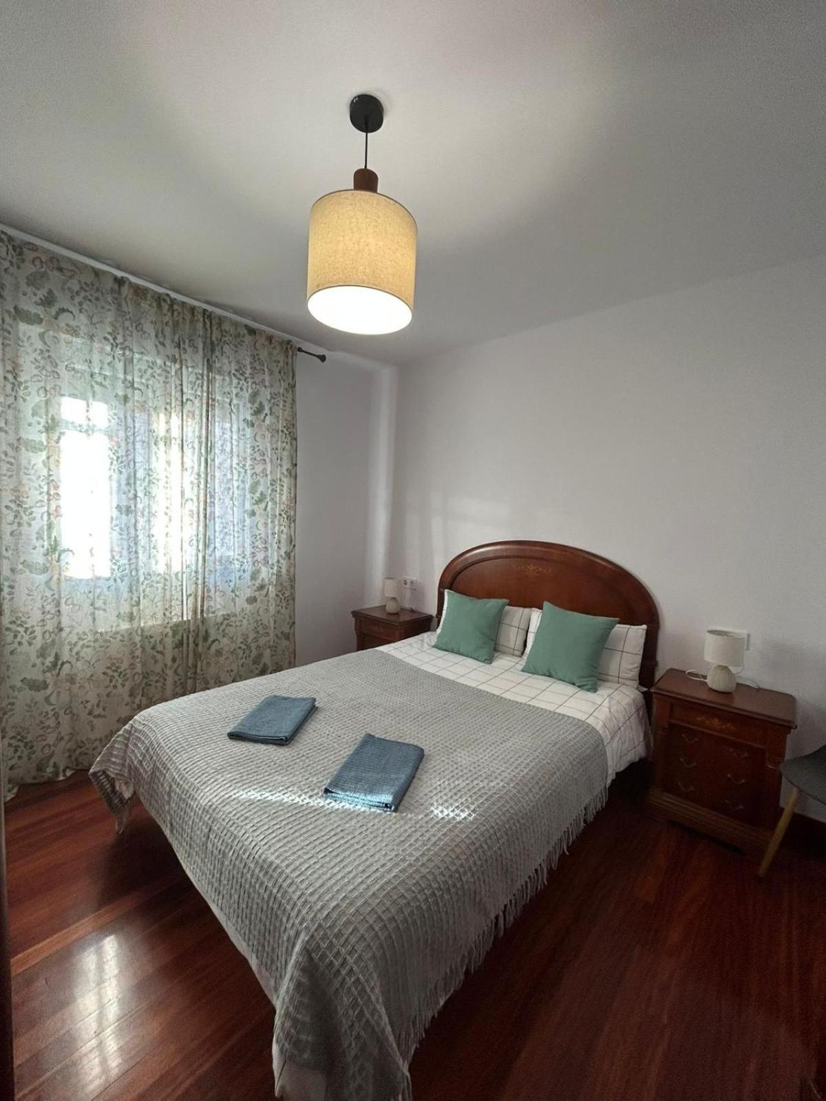 Apartamento Centrico ซานตานเดร์ ภายนอก รูปภาพ