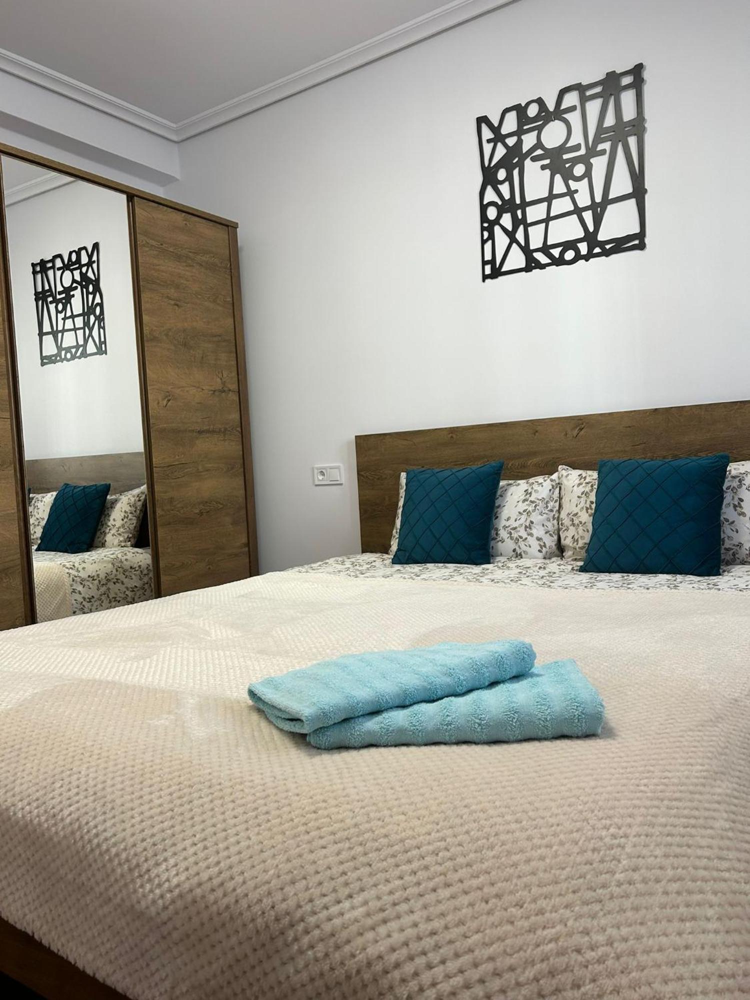 Apartamento Centrico ซานตานเดร์ ภายนอก รูปภาพ