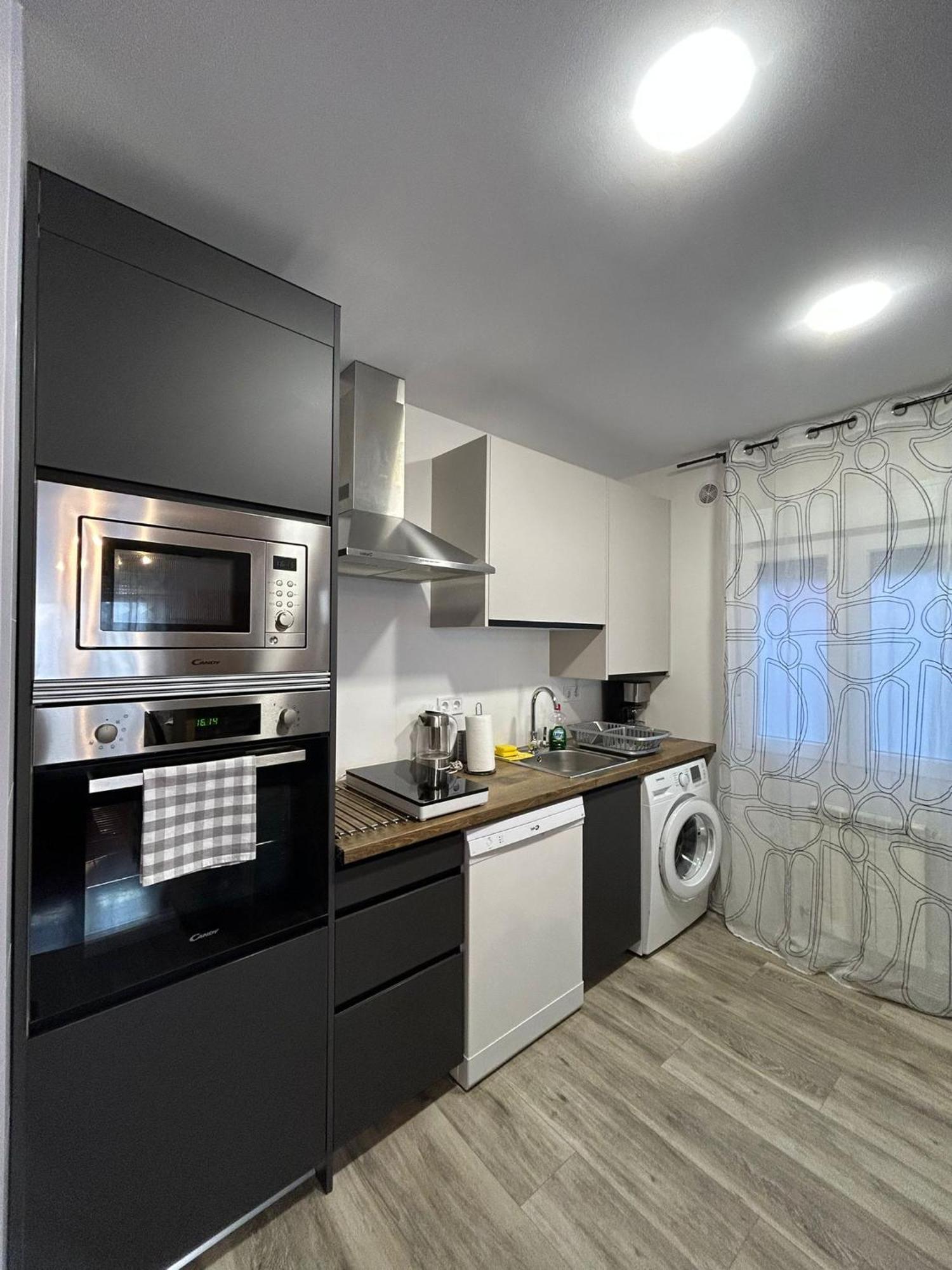 Apartamento Centrico ซานตานเดร์ ภายนอก รูปภาพ